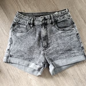 Acid washed shorts